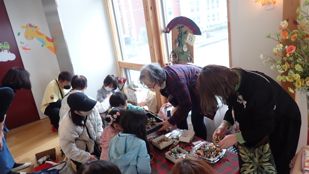 2日目：地域の皆さんとのクリスマス会